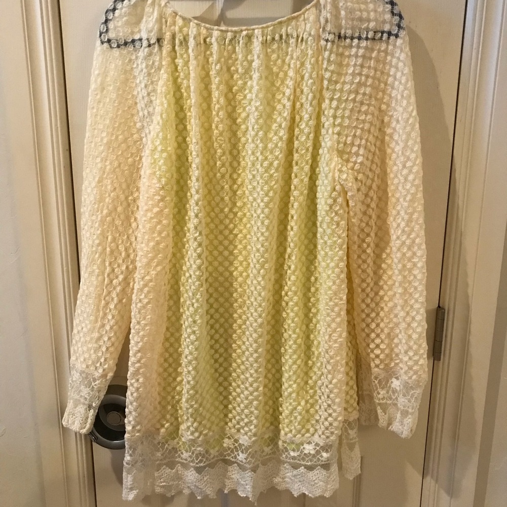 Lace top - Picture 4 of 5